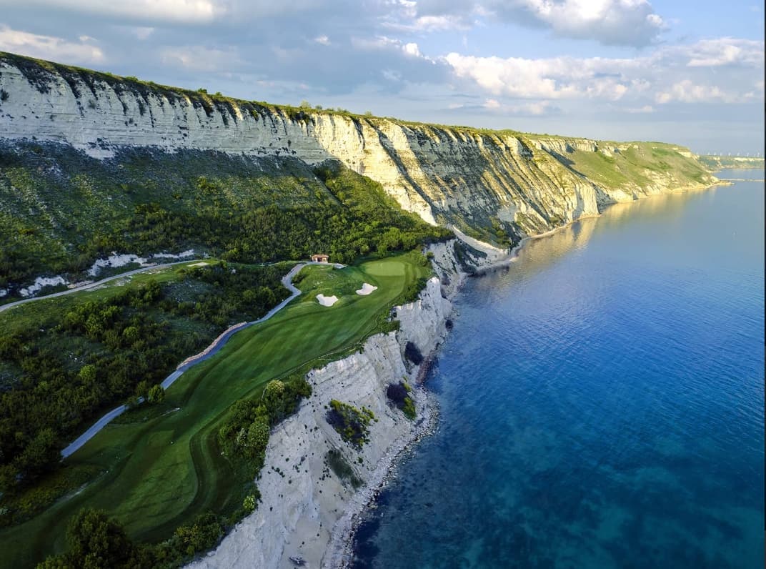 Black Sea Royal Escape Bulgaria Premium Golf Experience – Thracian Cliffs 7 Nights / 5 Rounds